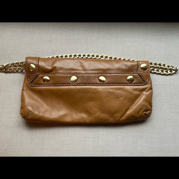 Cognac leather bag with gold hardware - Picture 2 of 4
